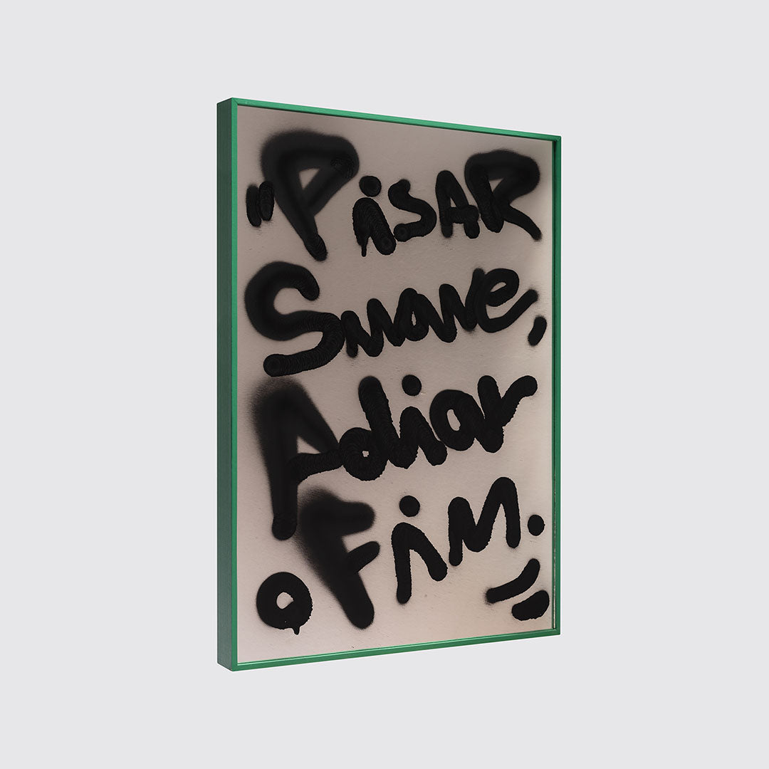 Múltiplos Inhotim | Panmela Castro - "Pisar suave, adiar o fim" preto