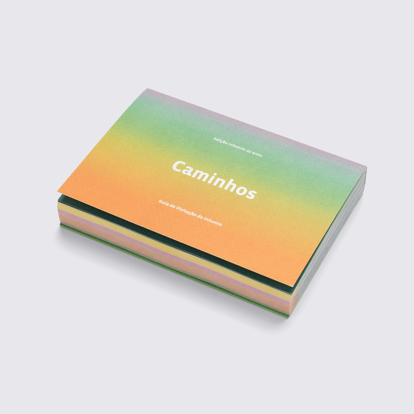 Livro "Caminhos — Guia de Visitação do Inhotim"